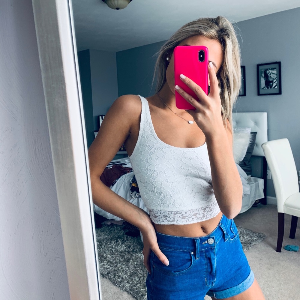 white fitted tank top lace